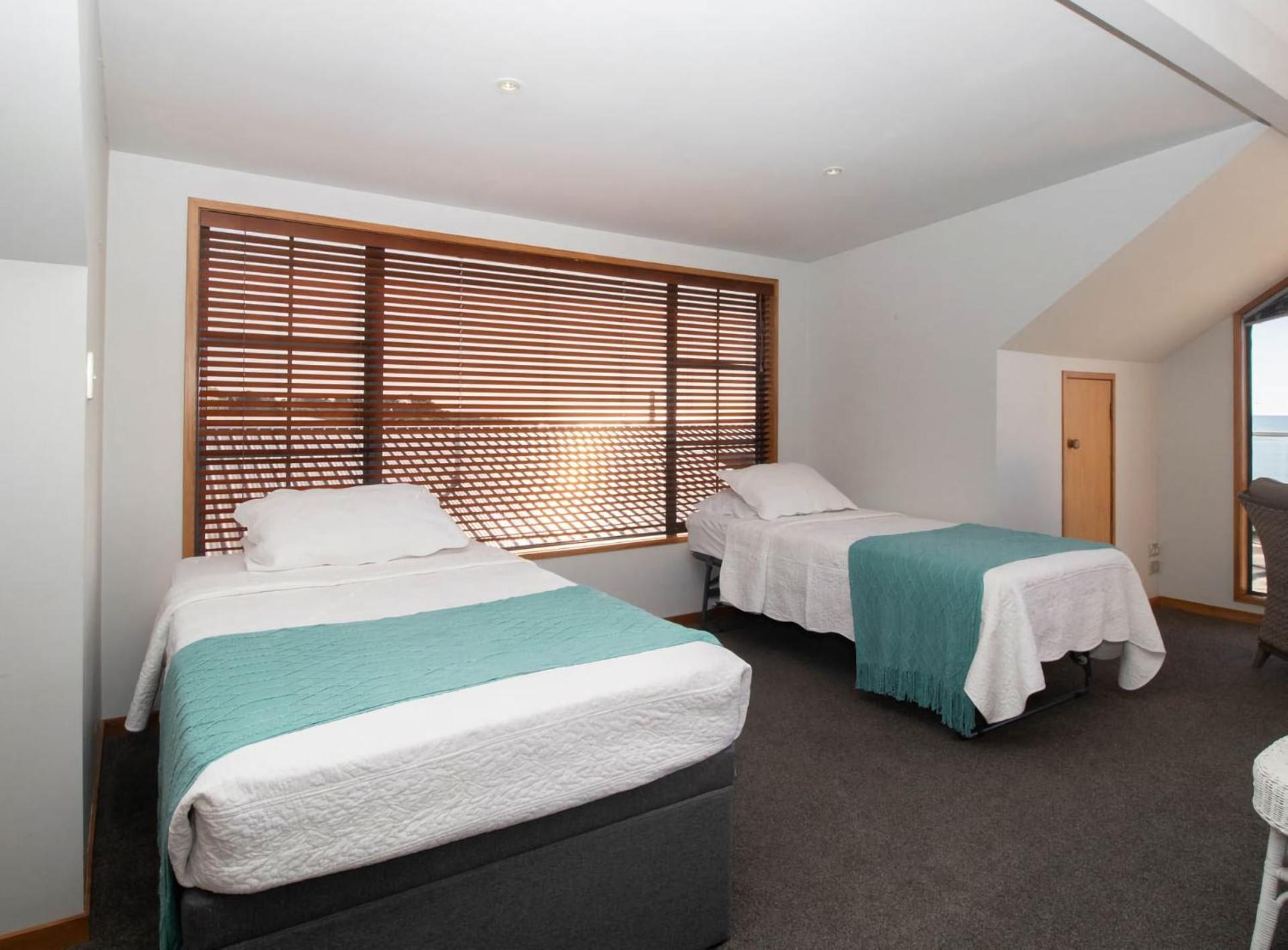 Beachfront Bliss On Wanaka Terrace Support Local Villa Ню Плимут Екстериор снимка