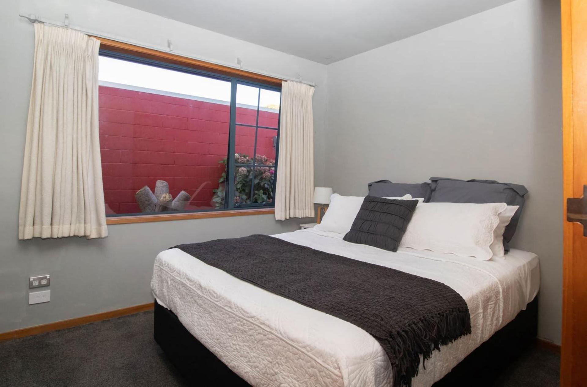 Beachfront Bliss On Wanaka Terrace Support Local Villa Ню Плимут Екстериор снимка