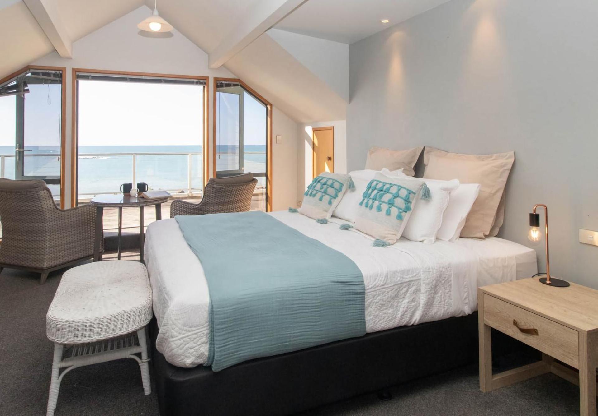 Beachfront Bliss On Wanaka Terrace Support Local Villa Ню Плимут Екстериор снимка