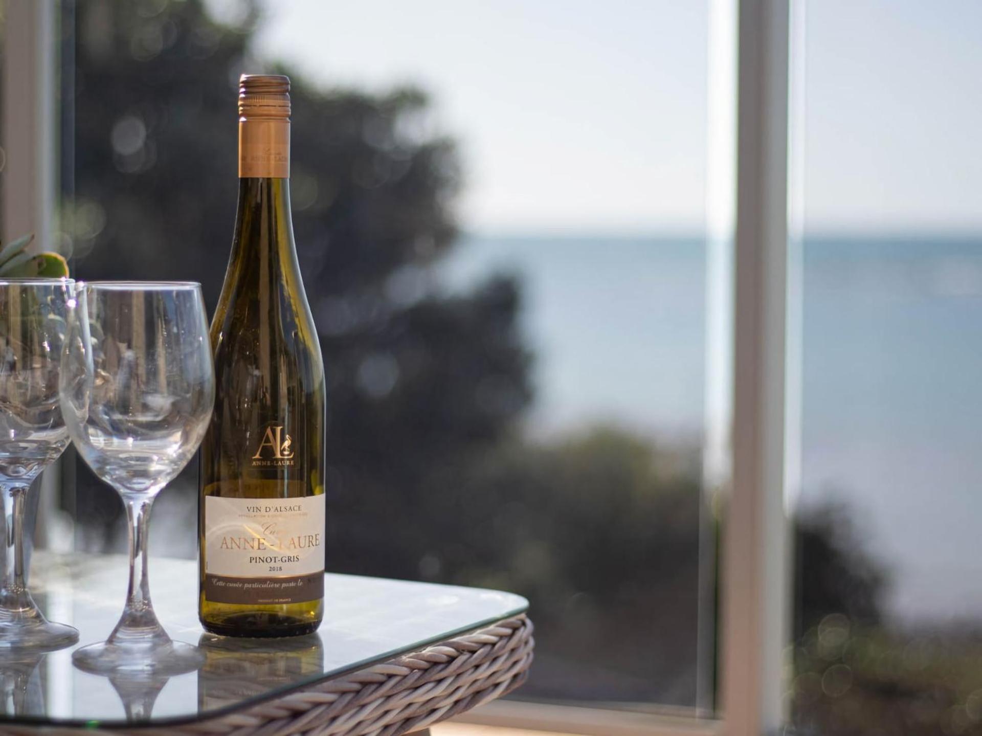 Beachfront Bliss On Wanaka Terrace Support Local Villa Ню Плимут Екстериор снимка